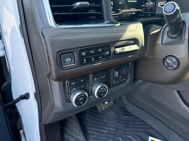 Used 2024 GMC Yukon Denali w/ Advanced Technology Package AWD/4WD image 23