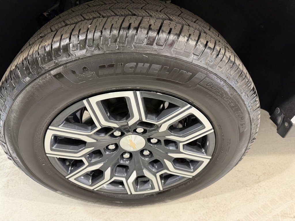 Used 2024 Chevrolet Colorado LT w/ LT Convenience Package III image 32