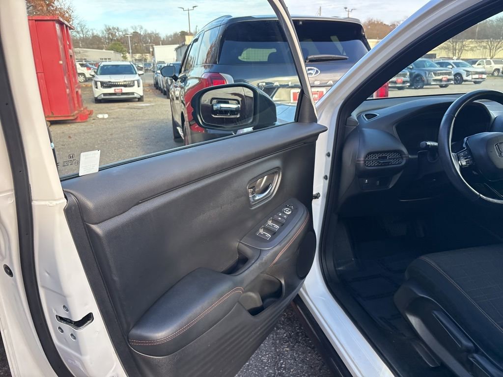 Used 2024 Honda HR-V Sport image 7