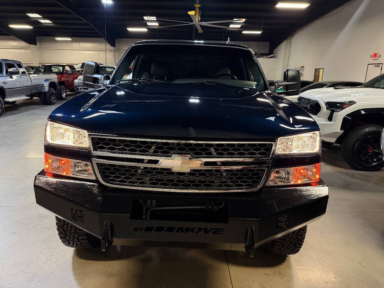Used 2006 Chevrolet Silverado 2500 LT w/ Heavy-Duty Power Package AWD/4WD image 16