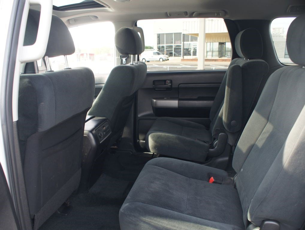 Used 2017 Toyota Sequoia SR5 w/ Sport Appearance Package AWD/4WD image 14