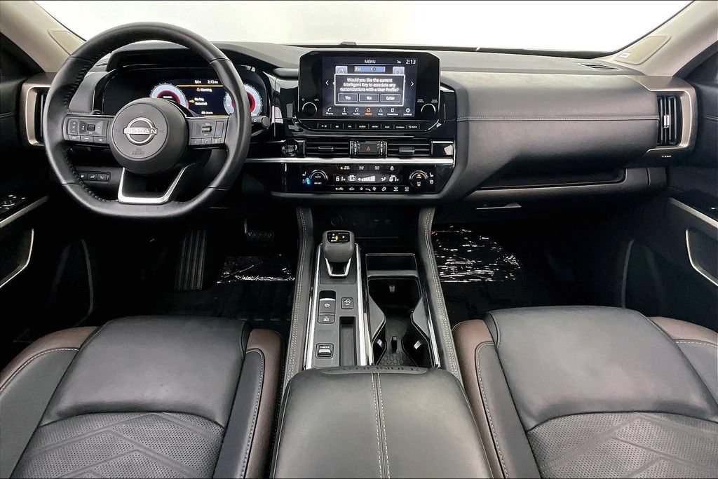 Used 2025 Nissan Pathfinder Platinum w/ Cargo Package FWD image 18