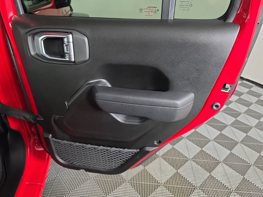 Used 2024 Jeep Wrangler Sport S AWD/4WD image 32