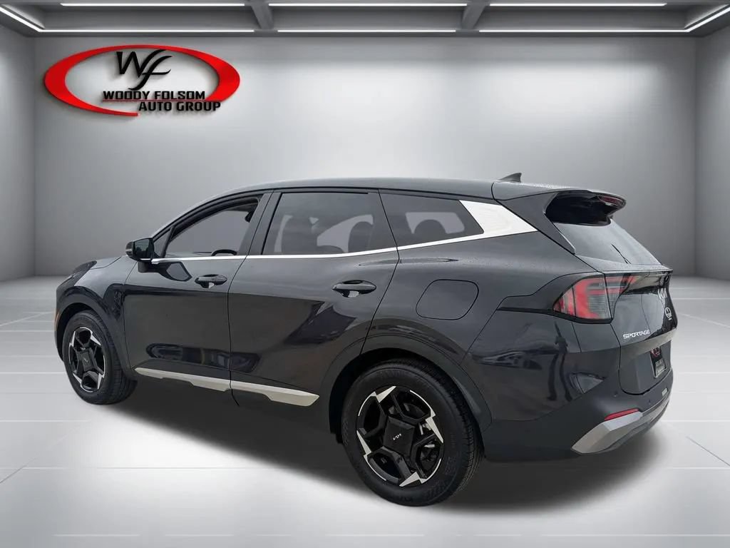 Used 2026 Kia Sportage EX FWD image 6