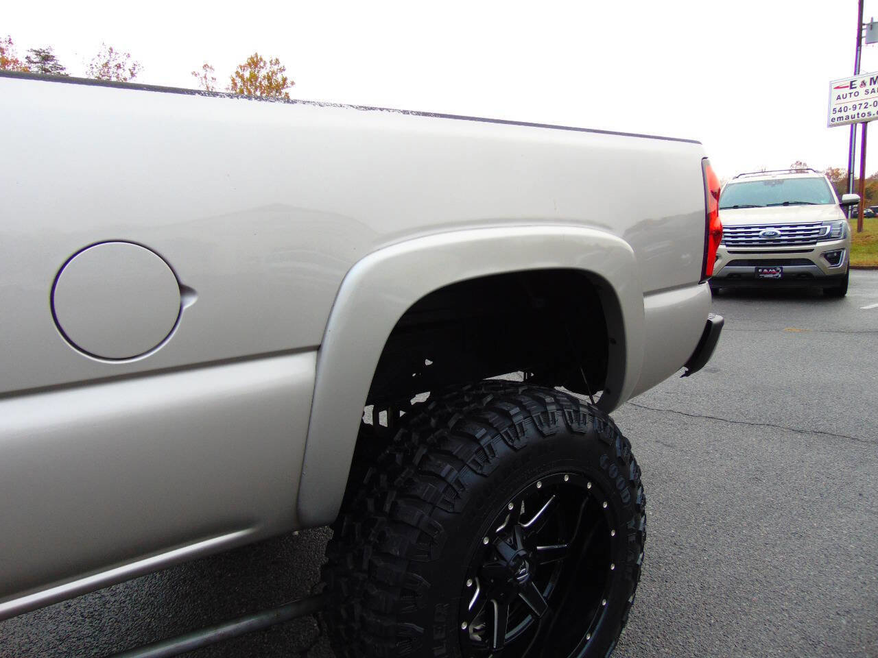 Used 2004 Chevrolet Silverado 2500 LT w/ Heavy-Duty Power Package image 29