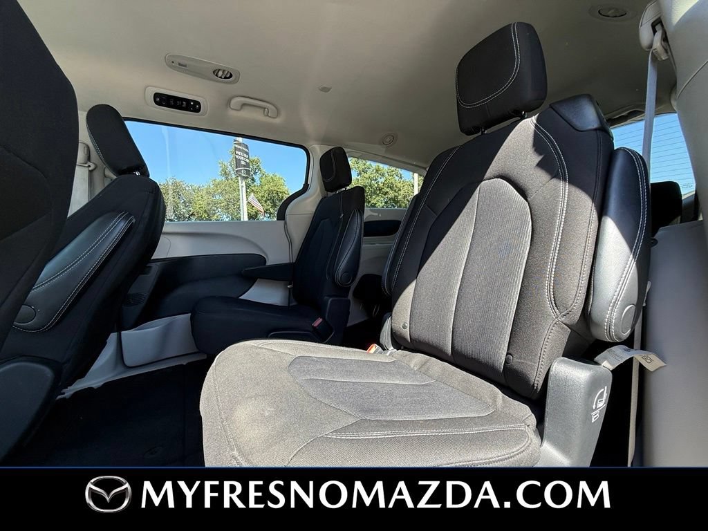 Used 2023 Chrysler Voyager LX FWD image 35