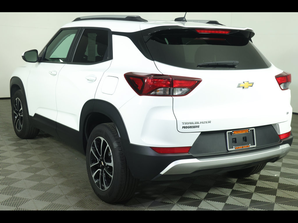 Used 2025 Chevrolet TrailBlazer LT FWD image 14