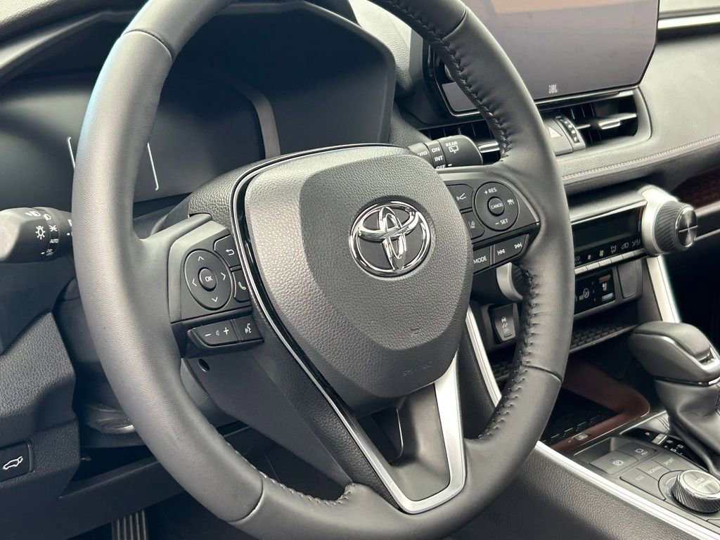 Used 2025 Toyota RAV4 Limited image 12