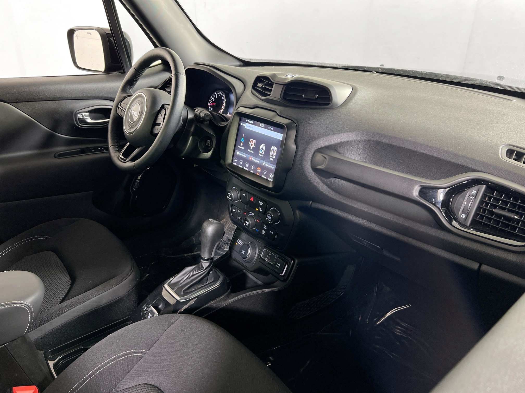 Used 2022 Jeep Renegade Altitude w/ Convenience Group AWD/4WD image 27