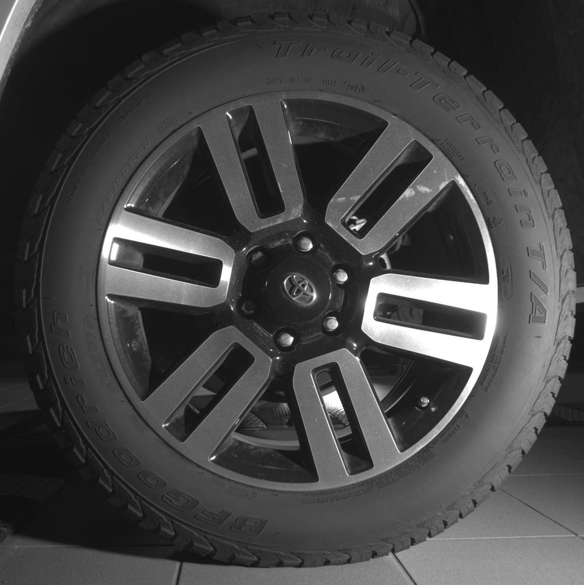 Used 2020 Toyota 4Runner Limited AWD/4WD image 12