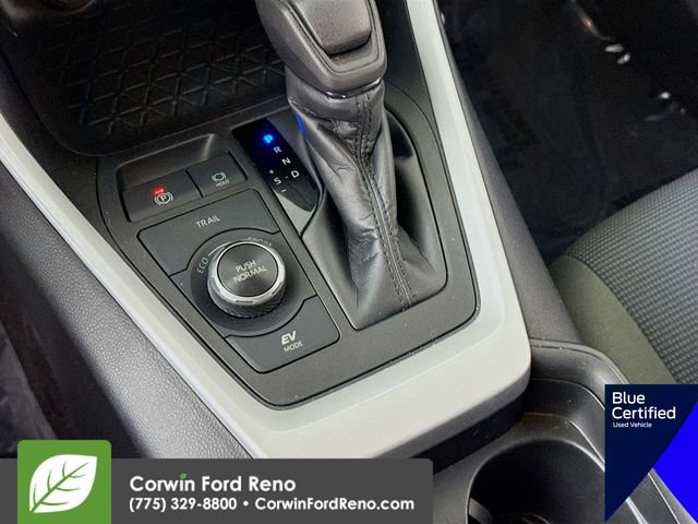 Used 2021 Toyota RAV4 LE image 18