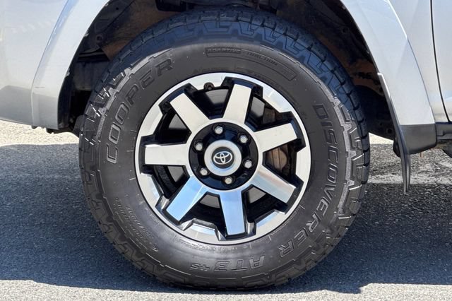 Used 2019 Toyota 4Runner TRD Off-Road Premium AWD/4WD image 25
