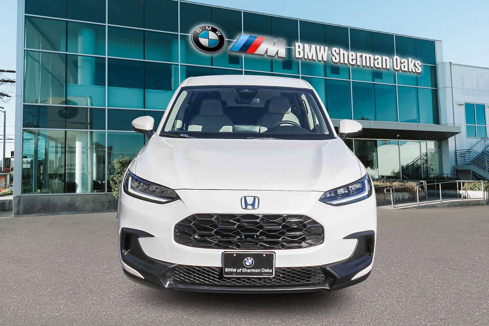 Used 2023 Honda HR-V LX image 2