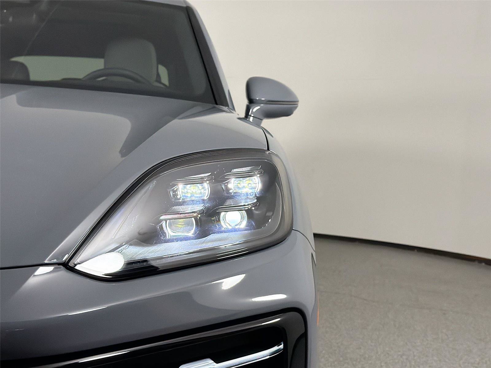 Certified 2026 Porsche Cayenne AWD/4WD image 15