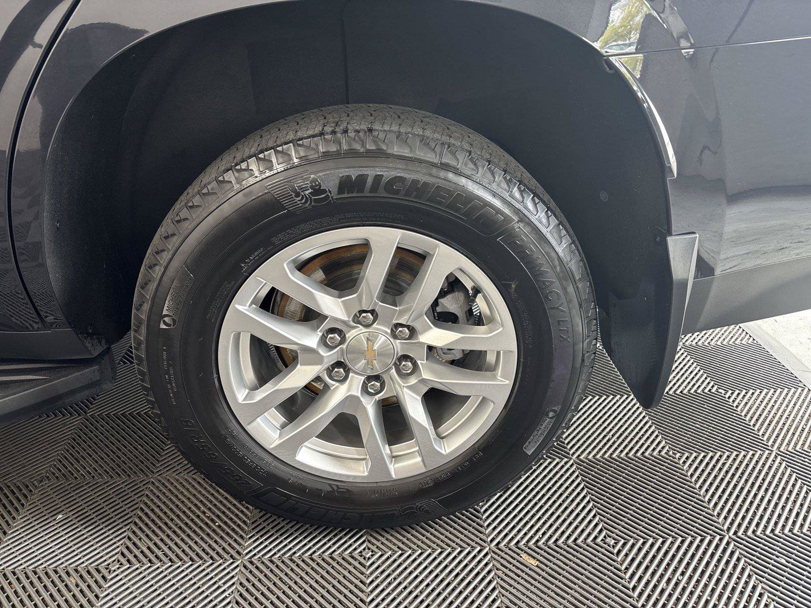 Used 2022 Chevrolet Tahoe LT w/ Luxury Package AWD/4WD image 15