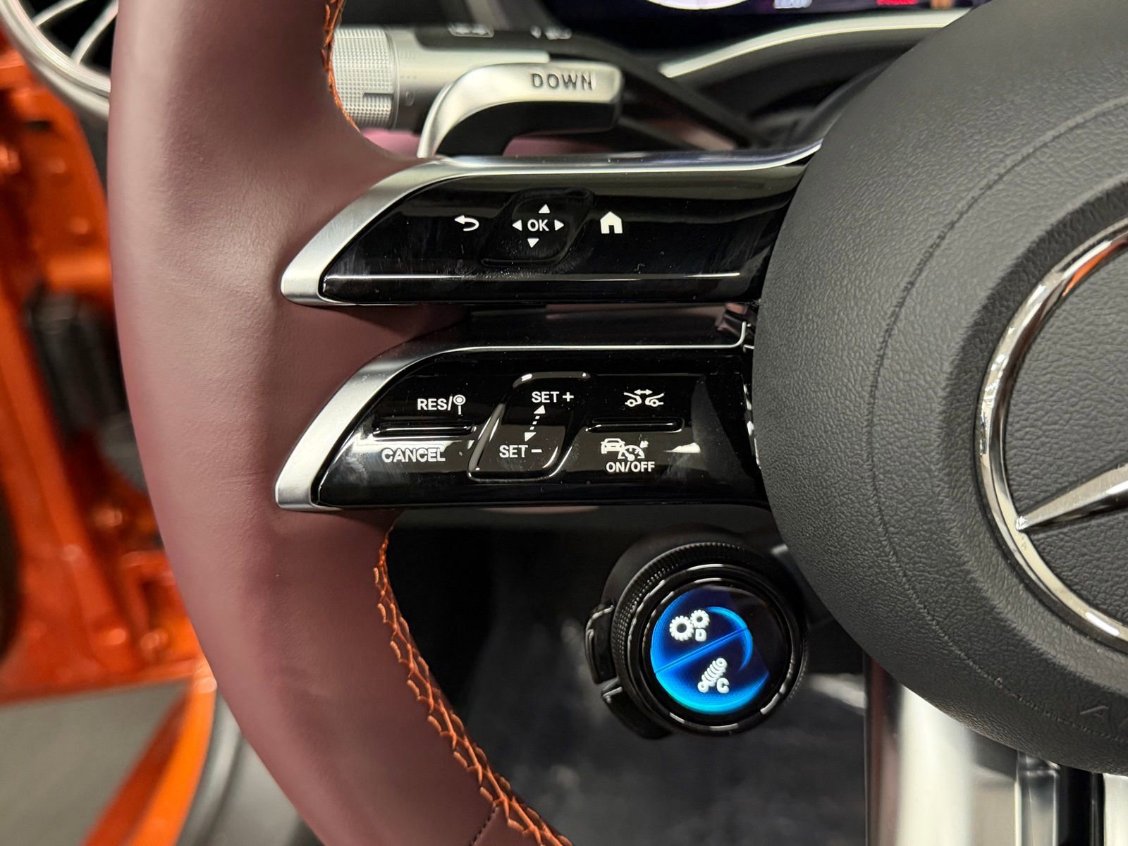 Used 2024 Mercedes-Benz SL 63 AMG 4MATIC image 28