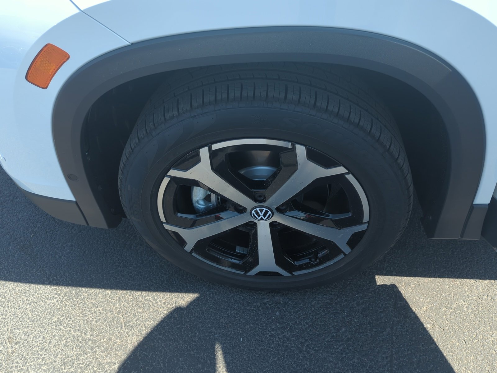 New 2025 Volkswagen Tiguan SE image 25