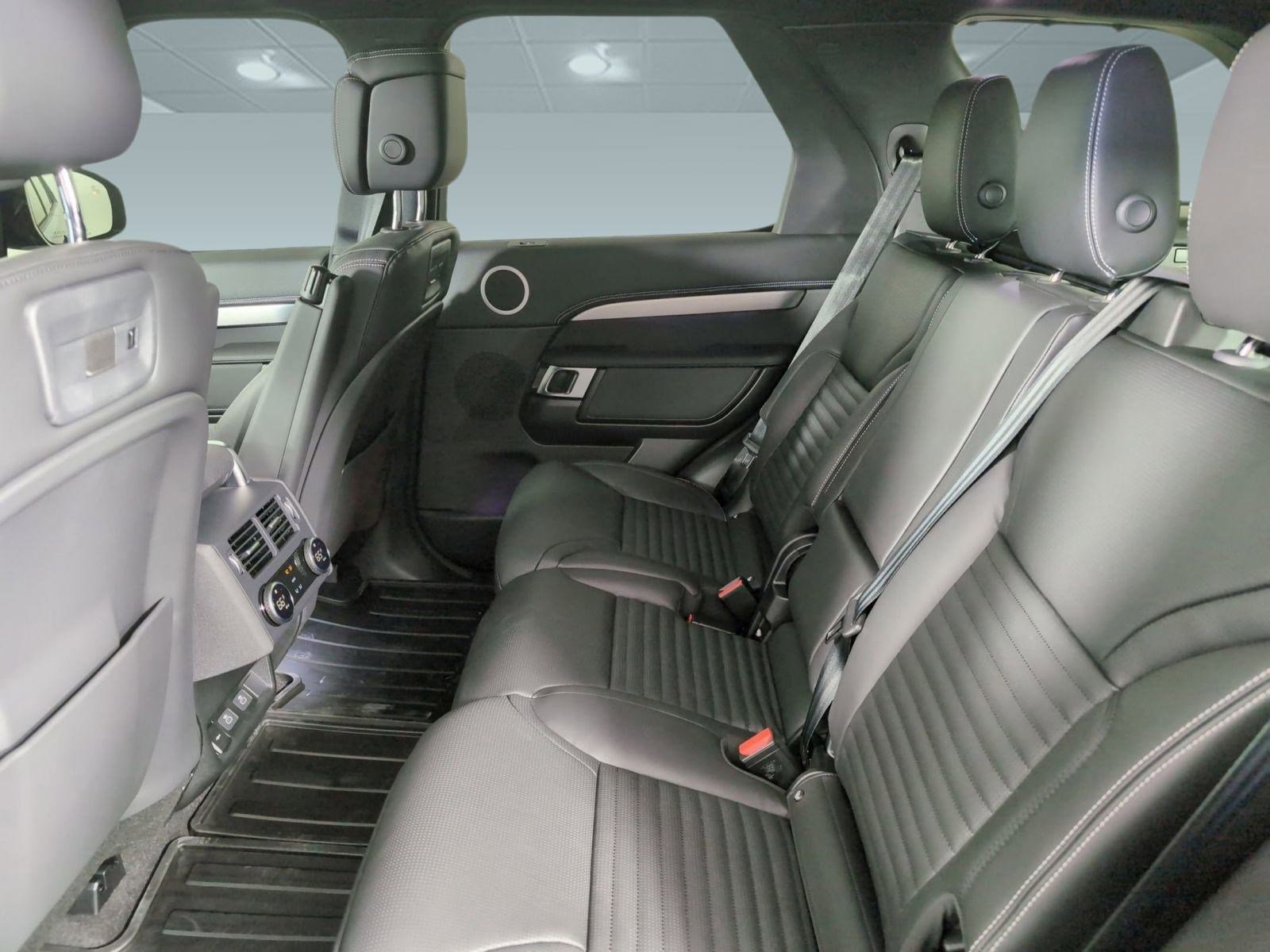 Used 2025 Land Rover Discovery Dynamic SE image 20