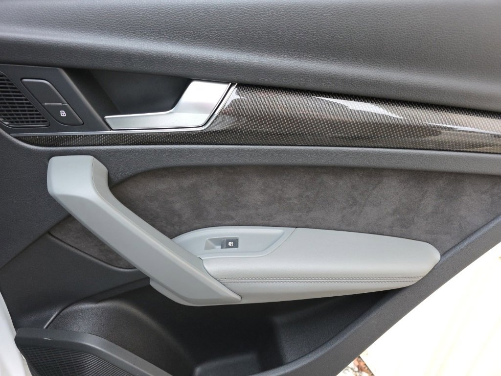 Used 2018 Audi SQ5 Premium Plus w/ Navigation Package image 27