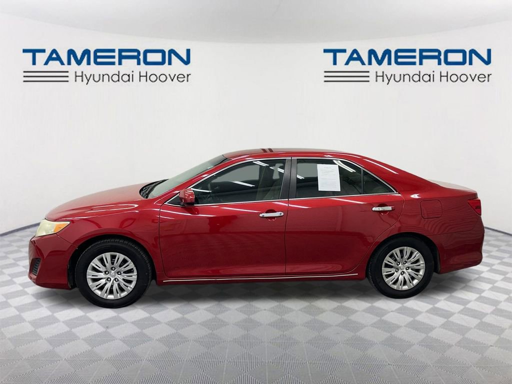 Used 2014 Toyota Camry L image 2