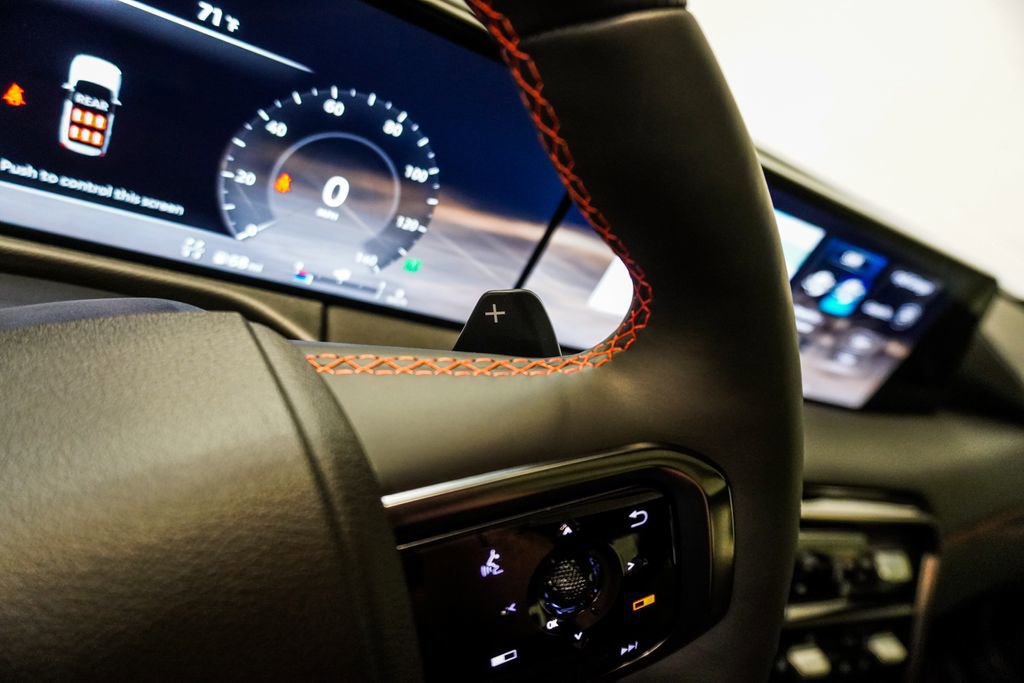Used 2025 Nissan Armada PRO-4X w/ Pro-4X Premium Package image 19