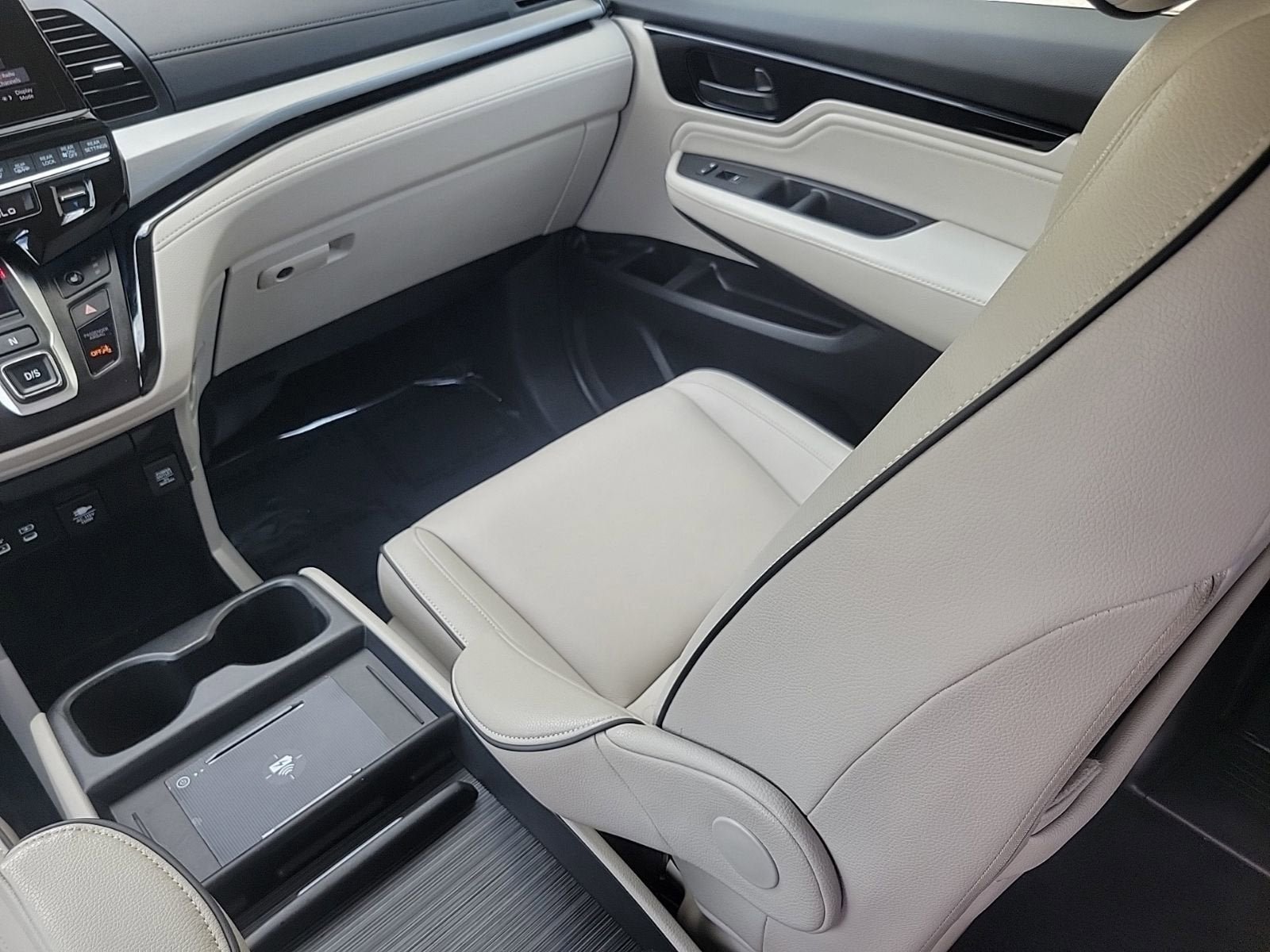 Used 2025 Honda Odyssey Touring image 17