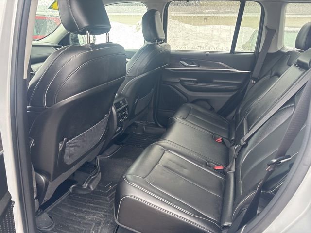 Used 2023 Jeep Grand Cherokee Limited w/ Luxury Tech Group II image 9