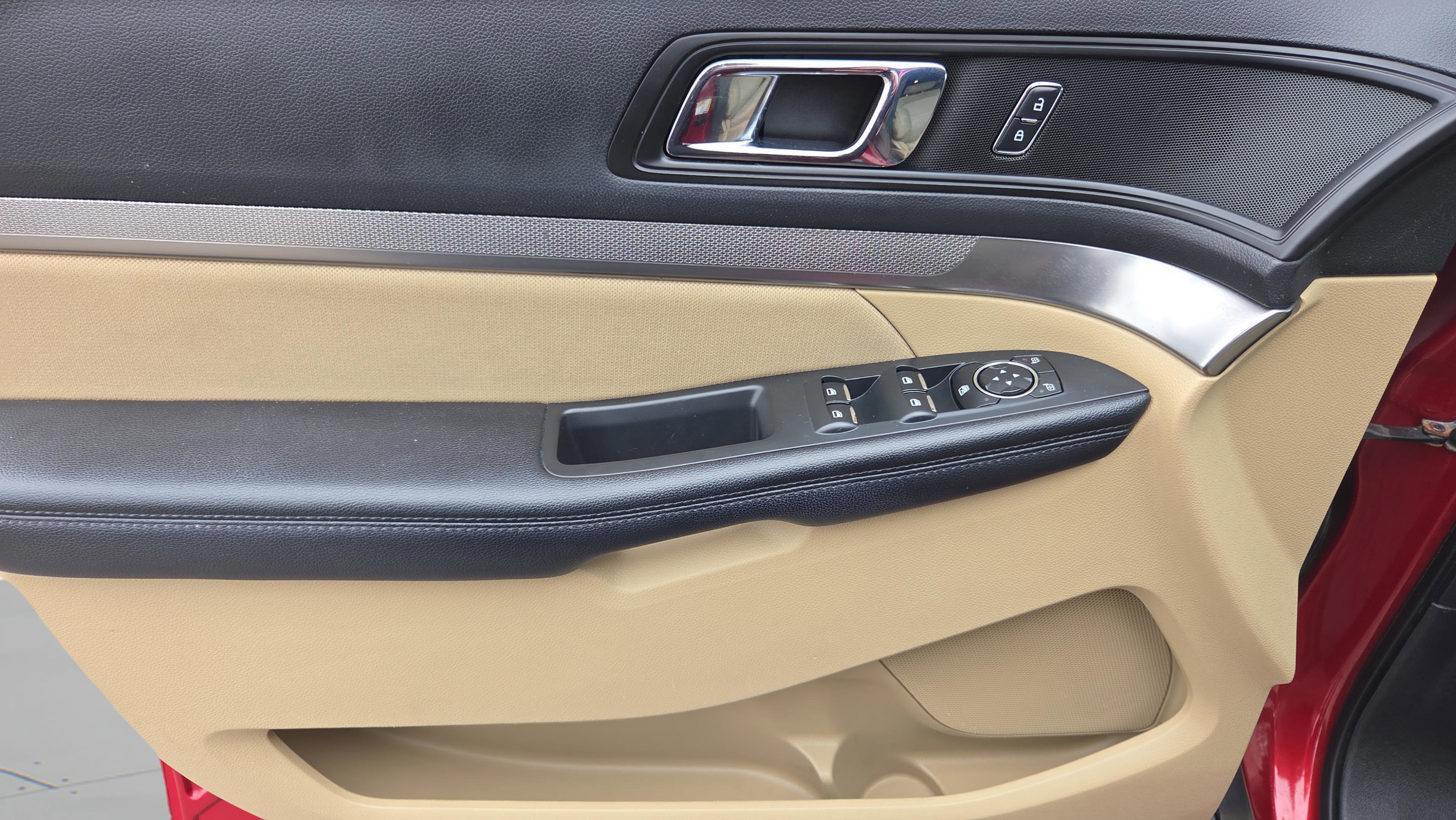 Used 2017 Ford Explorer FWD image 26