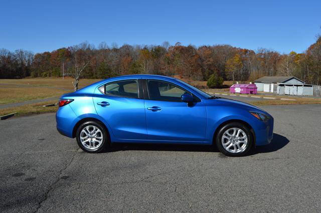 Used 2017 Toyota Yaris iA image 63