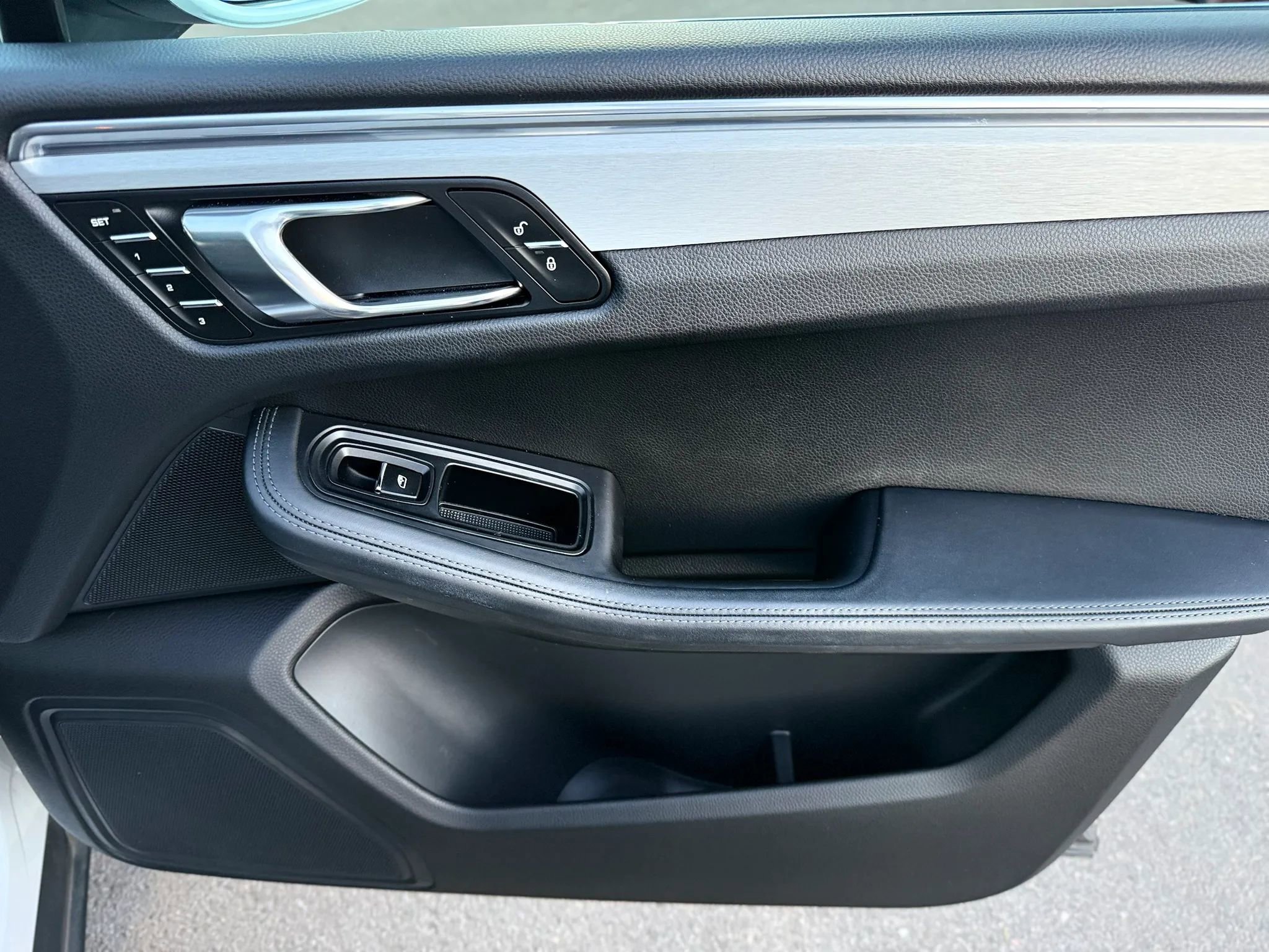 Used 2016 Porsche Macan S w/ Premium Package Plus AWD/4WD image 23