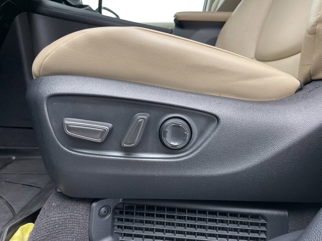 Used 2023 Toyota Sienna XLE image 21
