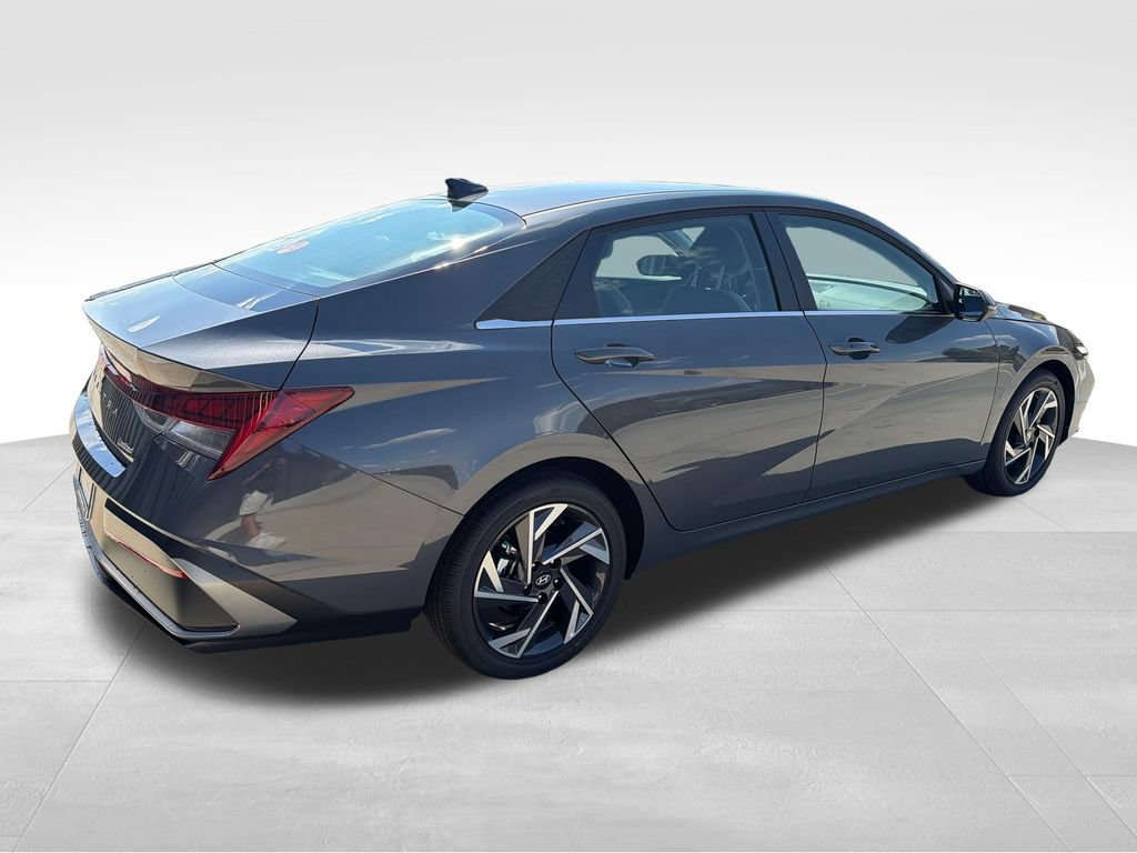 New 2026 Hyundai Elantra Limited FWD image 7