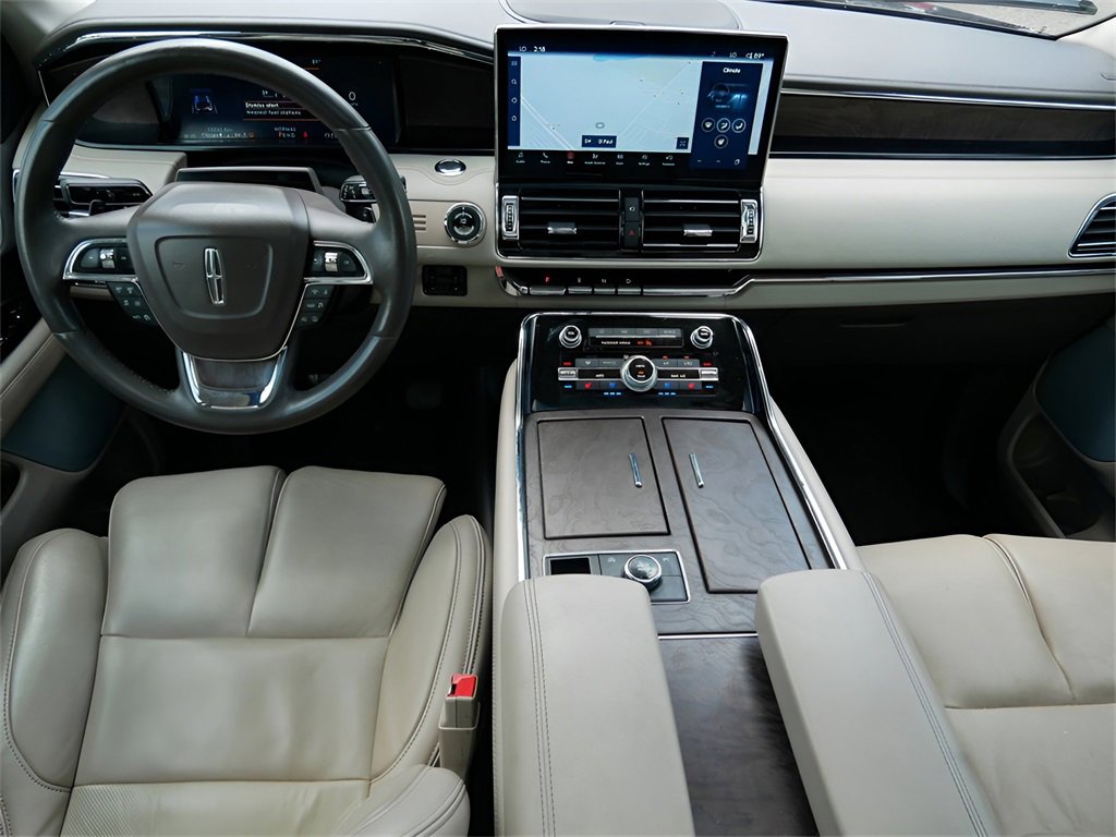 Used 2023 Lincoln Navigator Reserve image 14