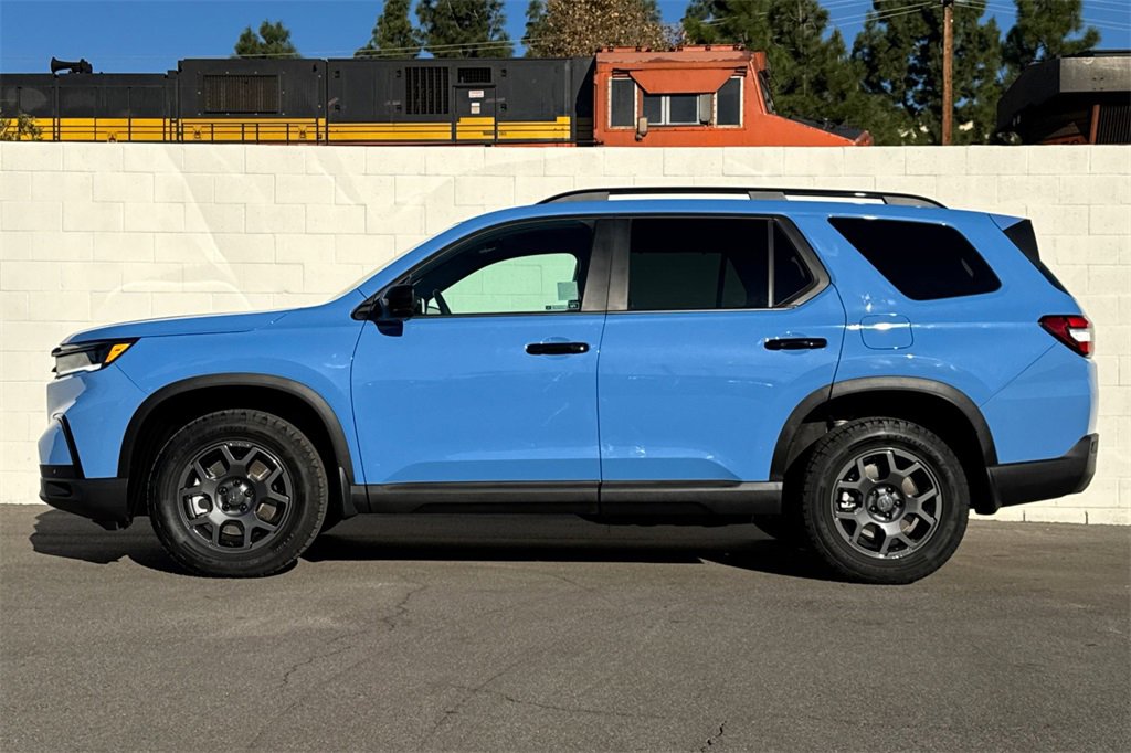 Certified 2024 Honda Pilot TrailSport image 10
