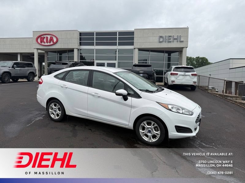 Used 2016 Ford Fiesta SE FWD image 1
