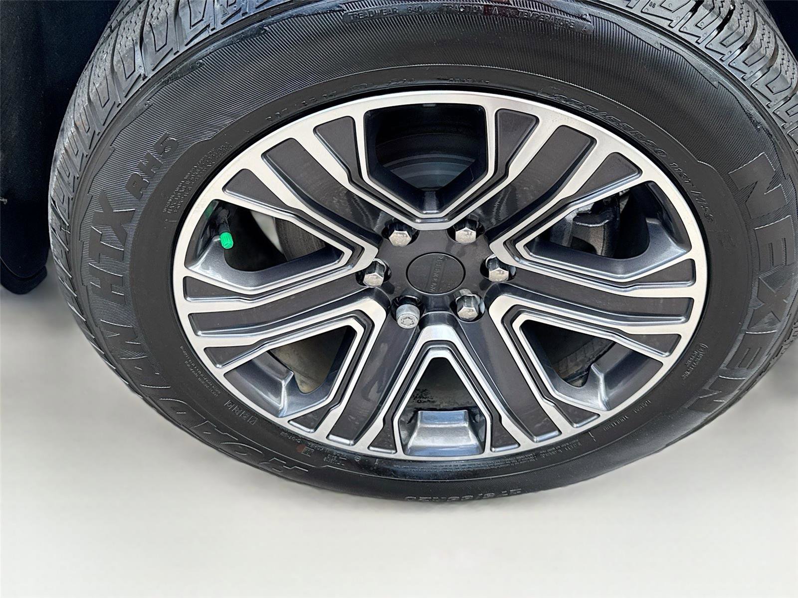 Used 2022 Jeep Wagoneer Series III w/ Flexible Seating Group image 31