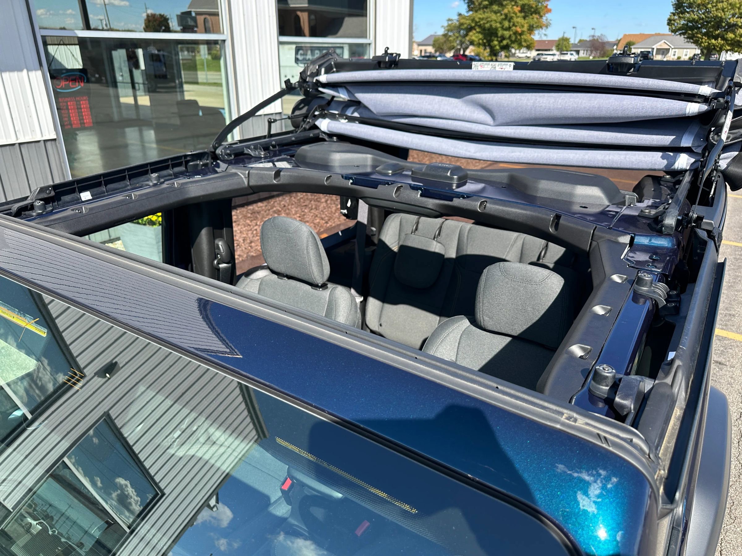 Used 2025 Jeep Wrangler Sport image 32