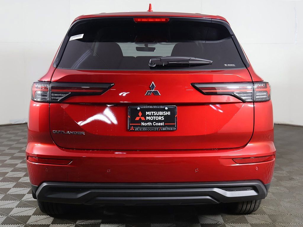 New 2026 Mitsubishi Outlander ES image 13