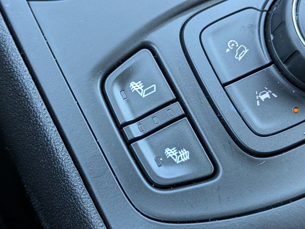 Used 2024 GMC Terrain SLT w/ Infotainment Package II image 23