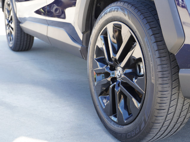 Used 2019 Toyota RAV4 XLE Premium FWD image 22
