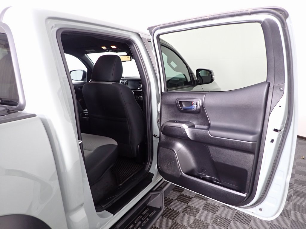 Used 2023 Toyota Tacoma TRD Off-Road image 29