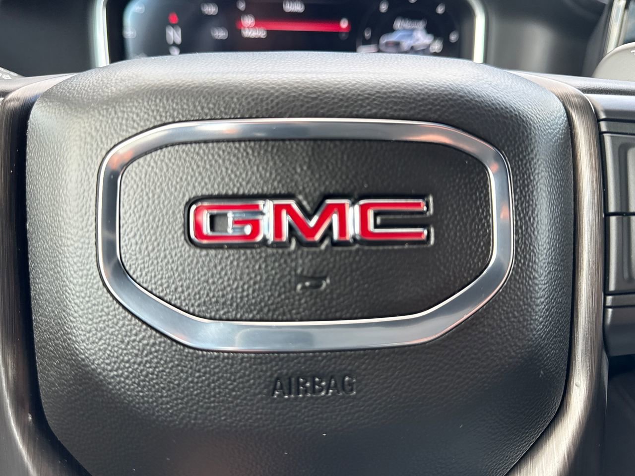 Used 2024 GMC Sierra 1500 AT4 w/ Technology Package image 31