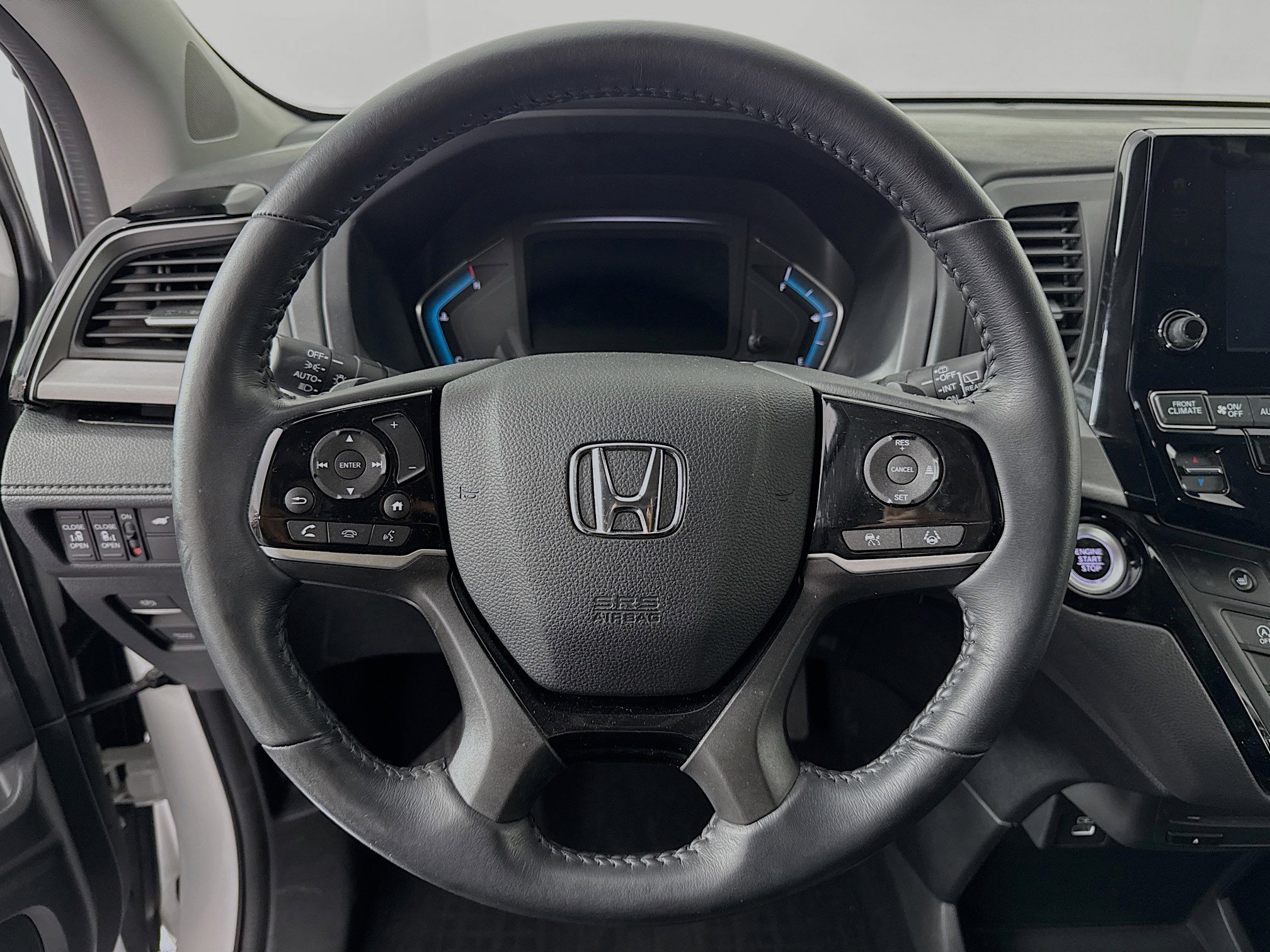 Certified 2024 Honda Odyssey Touring image 11