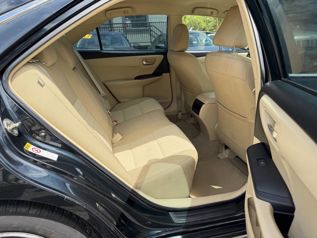 Used 2015 Toyota Camry LE FWD image 22