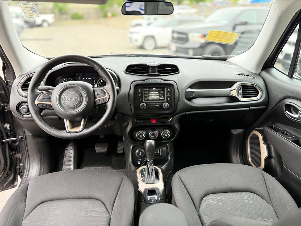 Used 2016 Jeep Renegade Latitude w/ Cold Weather Group AWD/4WD image 11