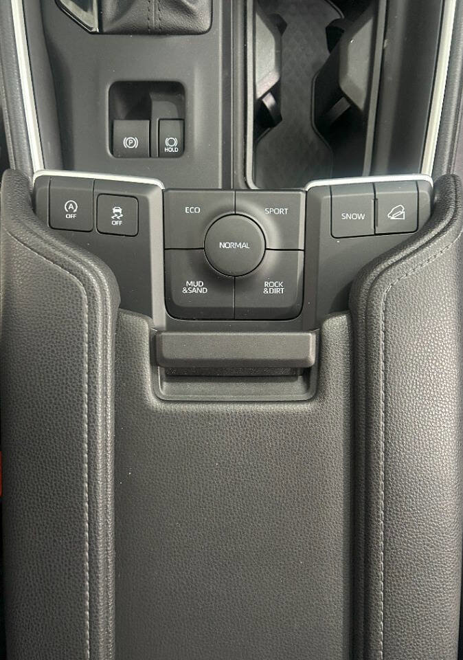 Used 2024 Toyota Grand Highlander AWD image 24