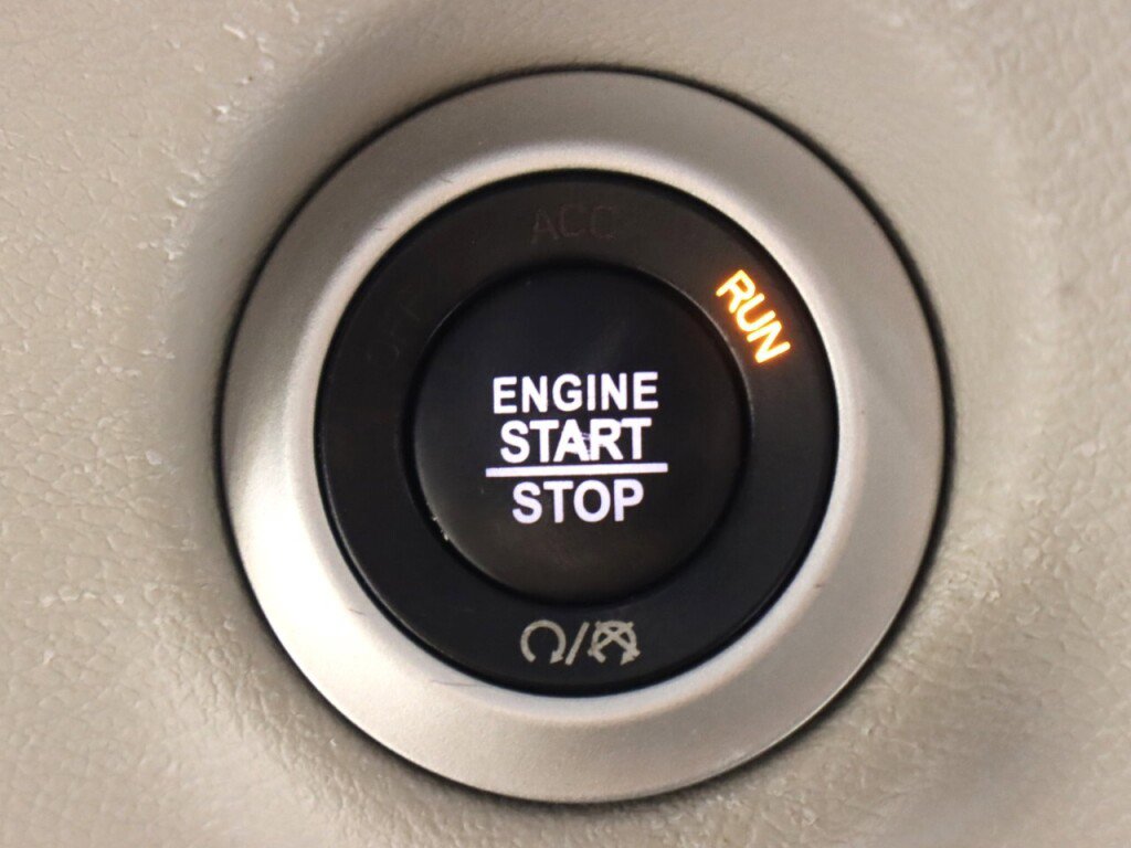 Used 2022 Chrysler Voyager LX image 23