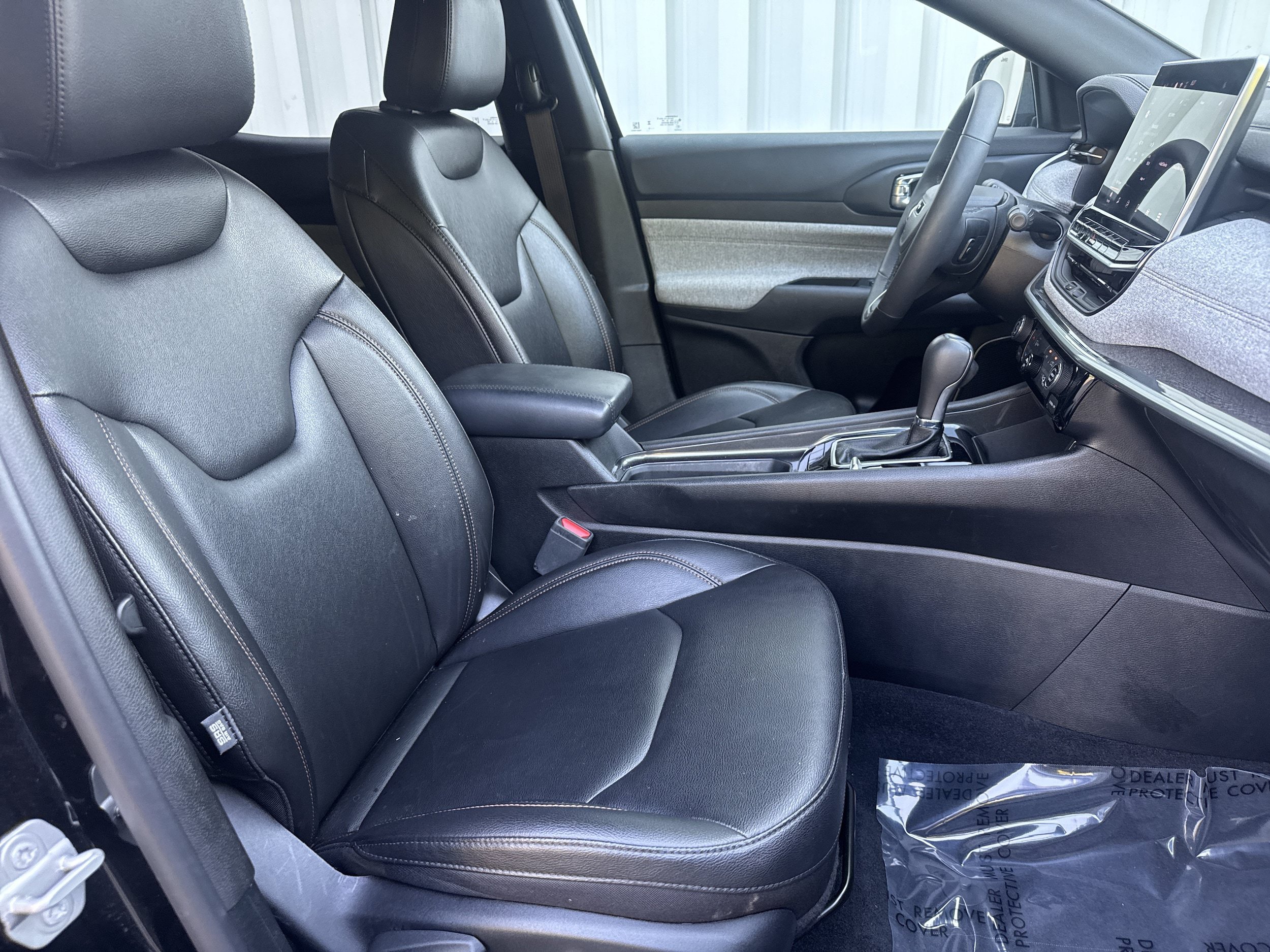 Used 2024 Jeep Compass Latitude AWD/4WD image 14