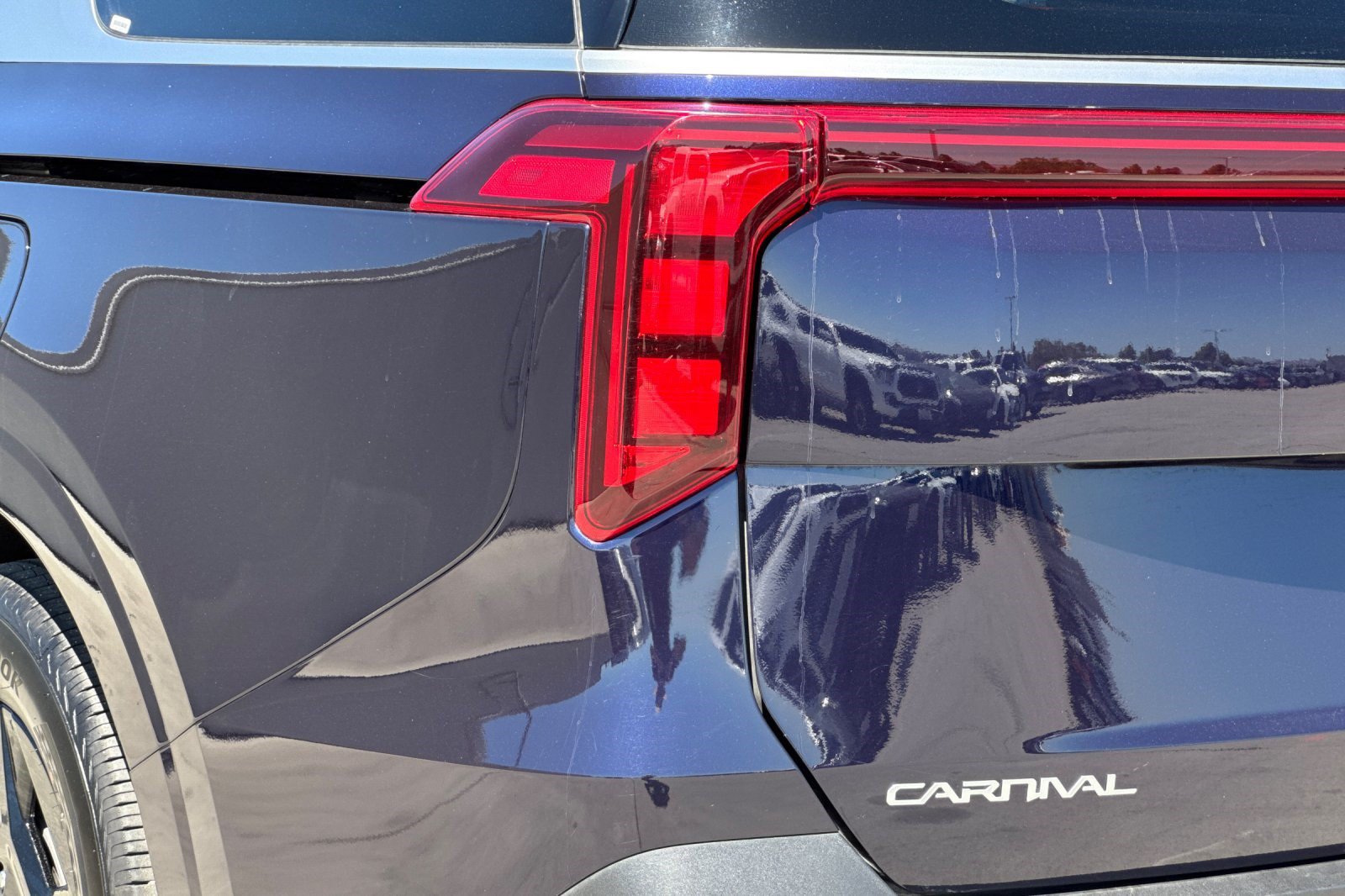 Used 2026 Kia Carnival FWD image 30