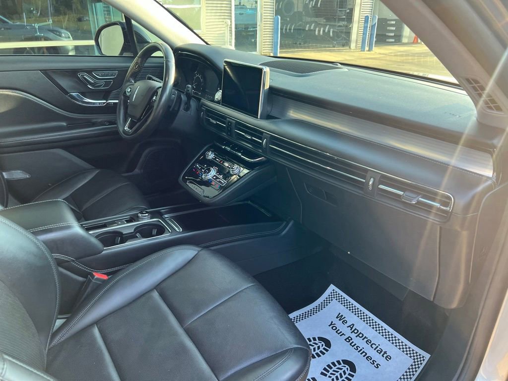 Used 2022 Lincoln Corsair AWD w/ Premium Package image 13